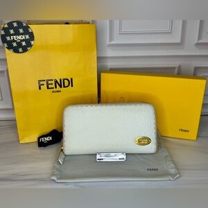 Fendi Selleria White Pebbled Leather Zip Around Wallet | Fendi Roma | Full Set